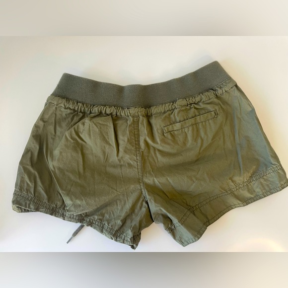 Casual shorts - Picture 2 of 2